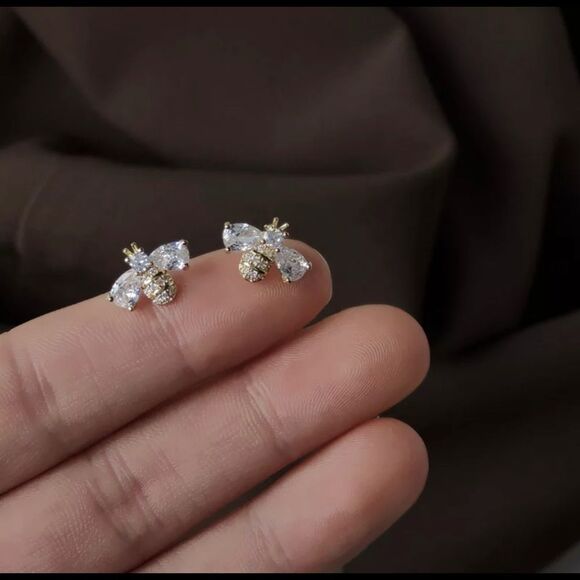 18K God Plated Bee Stud Earrings - Picture 3 of 5